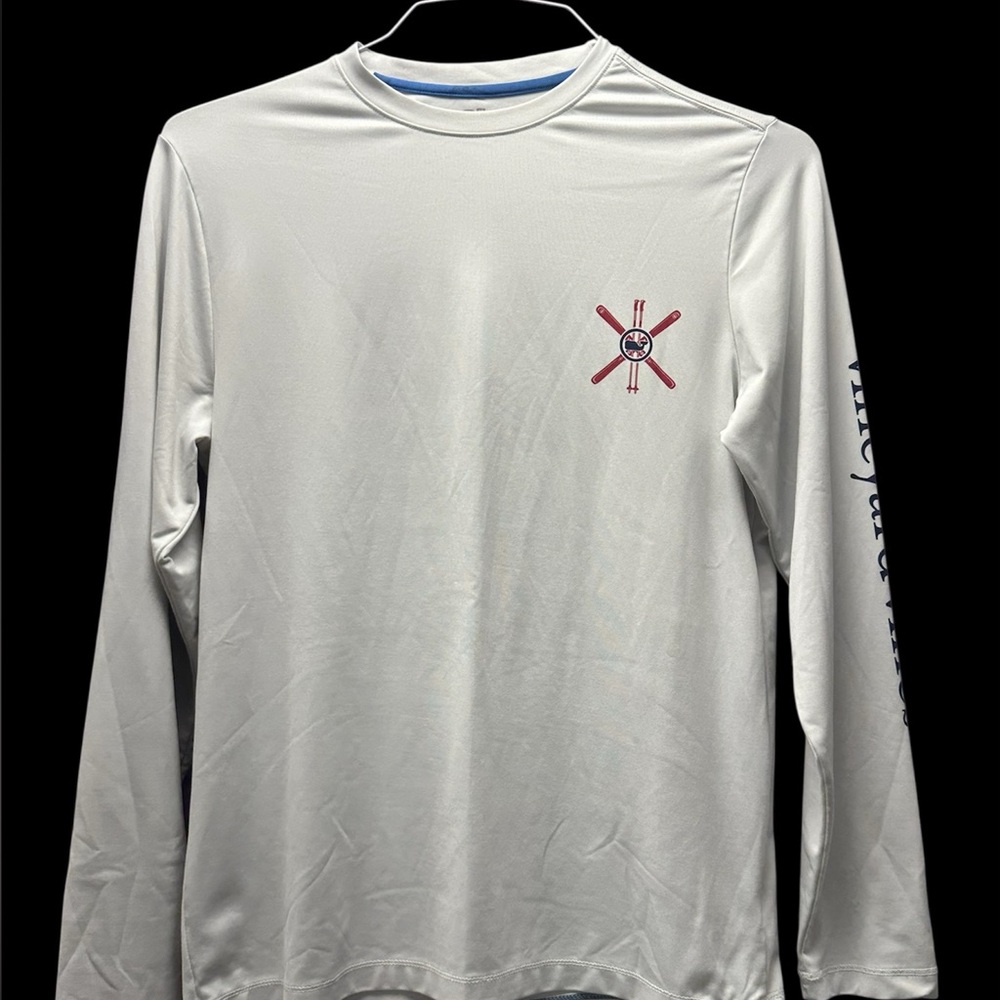 Vineyard Vines Active Wear: White Long Sleeve Shirt with Ski Theme